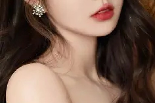 美顶流纯神演穿普拉达的女王2被删光！秀身体黑历史太多