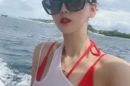 关晓彤被内涵潜规则：更可怕的是所有人都在等塌房