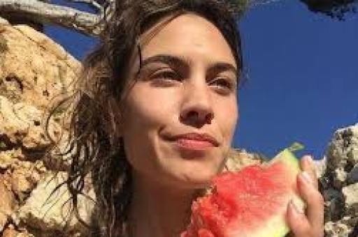 知名网红坑骗粉丝穿真货卖假货被曝光后解释自己是不小心的 知名网红坑骗粉丝穿真货卖假货被曝光后解释自己是不小心的